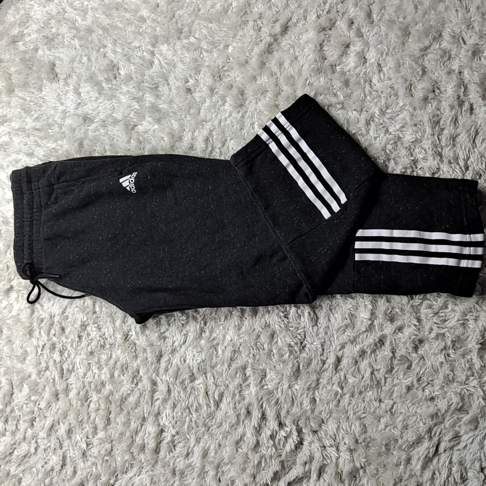 Like New! Adidas Sweatpants Cropped Sz M